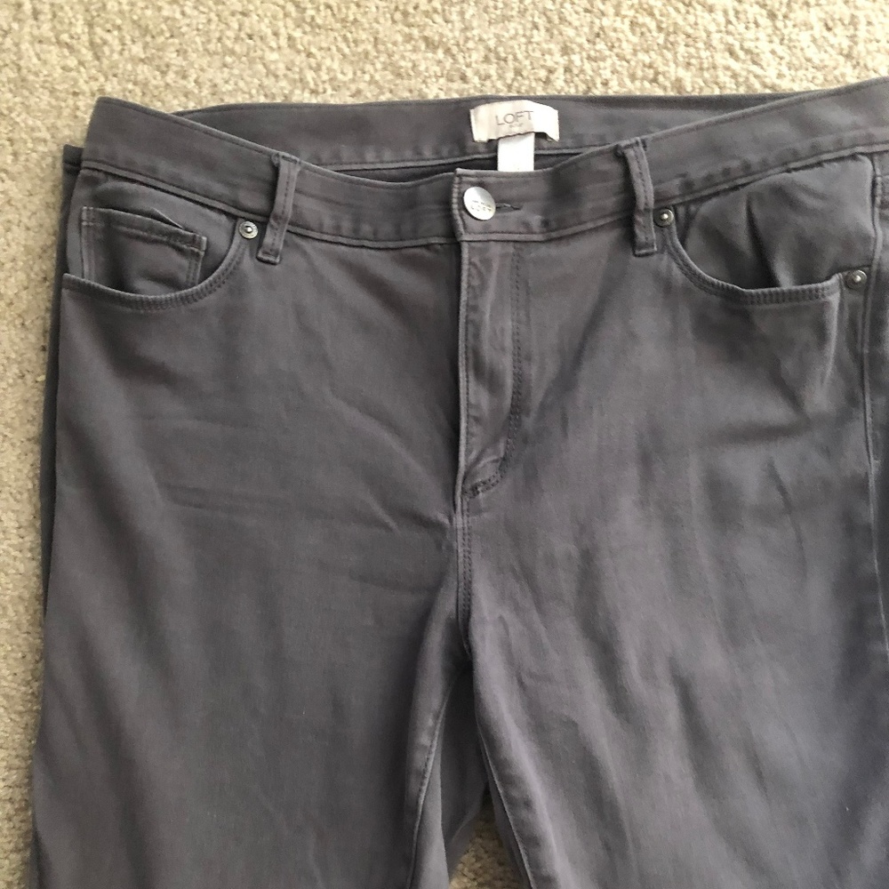 The Loft Grey Leggings in Brushed Sateen